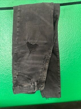 Aeropostale Men's Charcoal Black Skinny Jeans with Distressed Knee